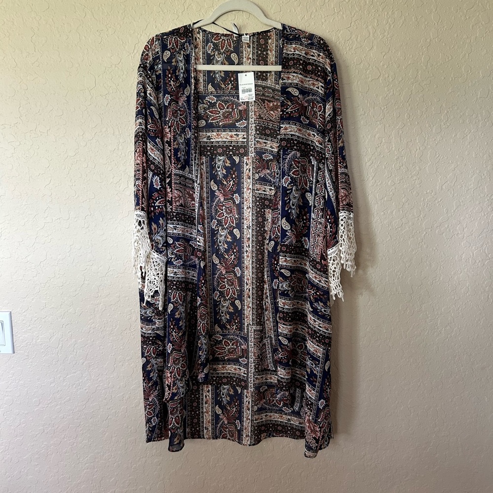 Cato kimono, NWT, size 18/20, 100% polyester